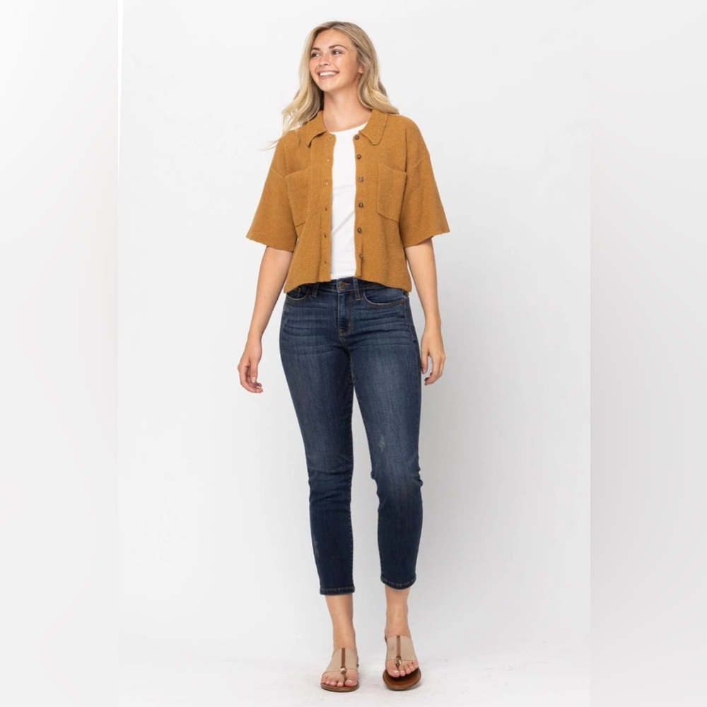 Judy Blue Mid-Rise Cropped Relaxed Fit Denim Jeans